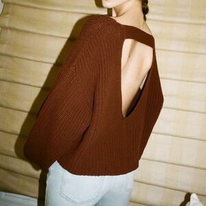 NWT Urban outfitters Avery Double V-neck Sweater Size XS chestnut Brown